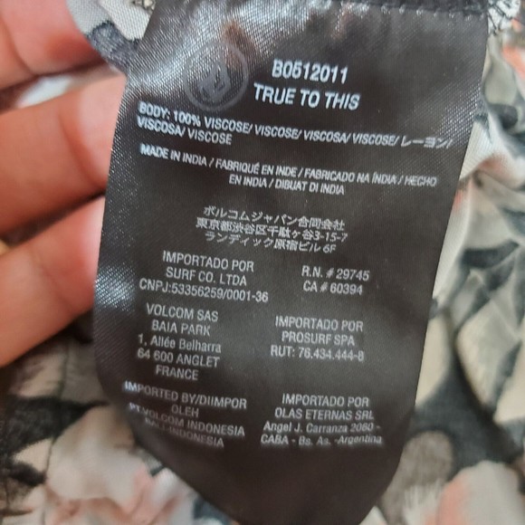 Volcom Blk/Coral Floral Halter Bandeau Top Size Large (10) NWT $38.99 - Picture 8 of 9